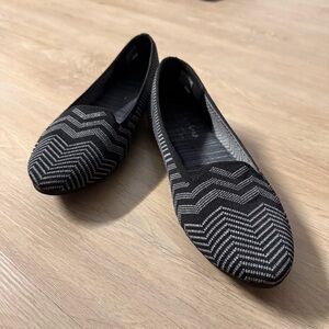 Skechers Stretch Knit Black Ballet Flats - Size 9.5